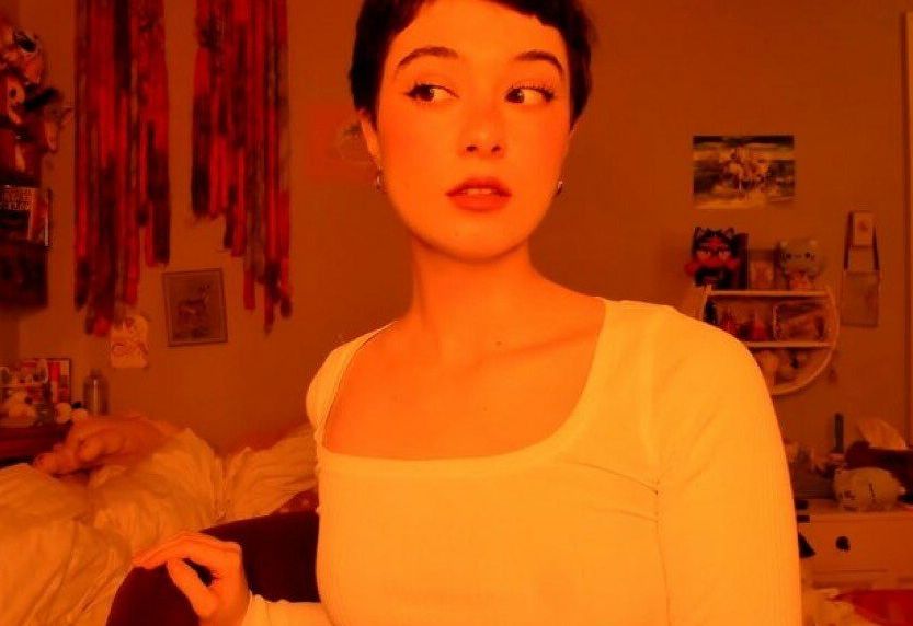 Brei_elle nude