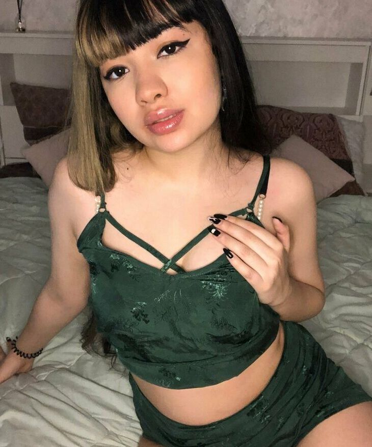 Naomieve nude