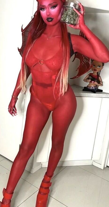 Mishhhaaaaaa nude