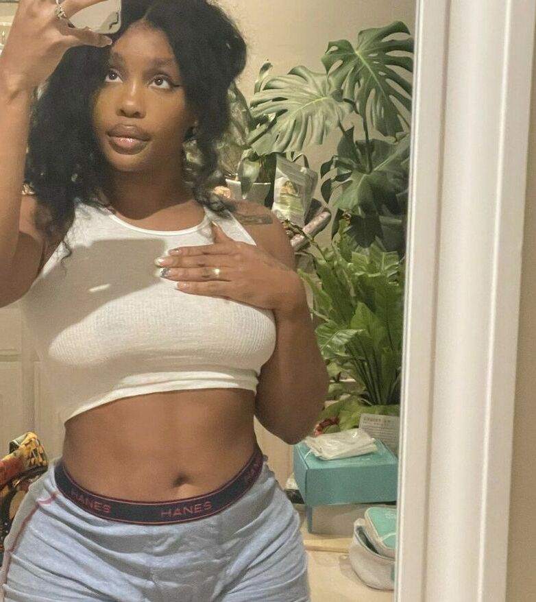 SZA nude
