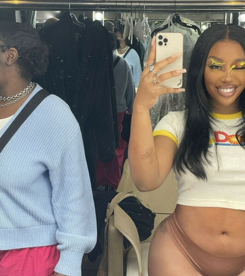 SZA nude