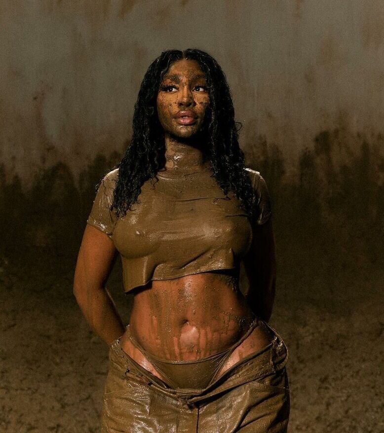 SZA nude