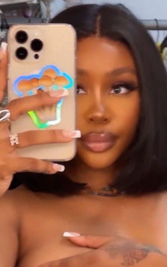 SZA nude