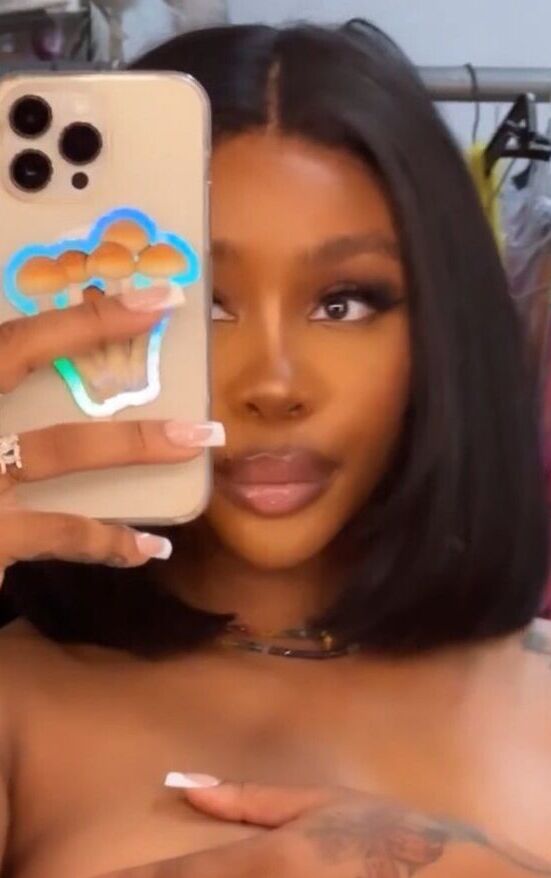 SZA nude