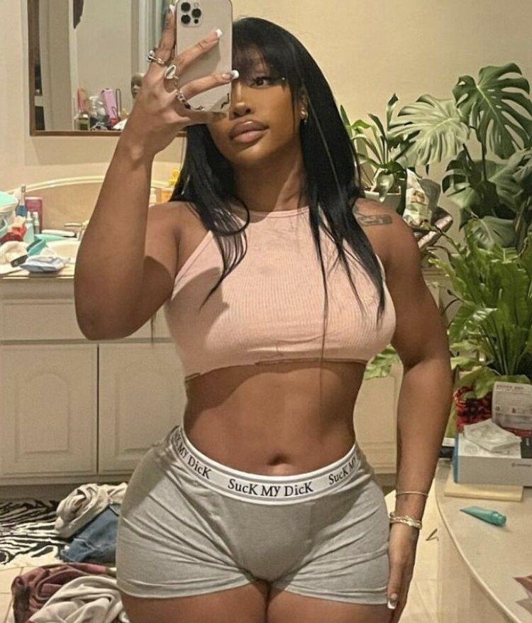 SZA nude