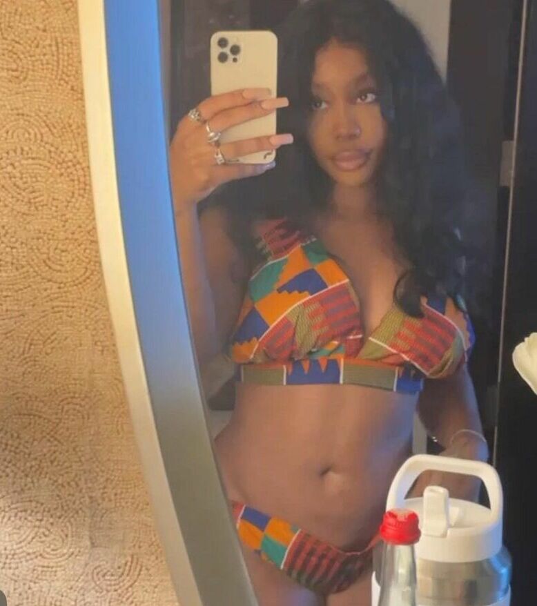 SZA nude