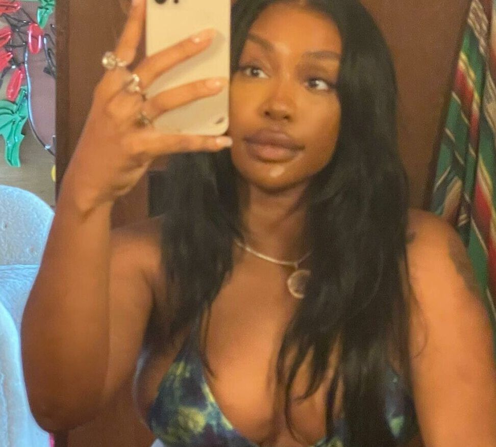 SZA nude
