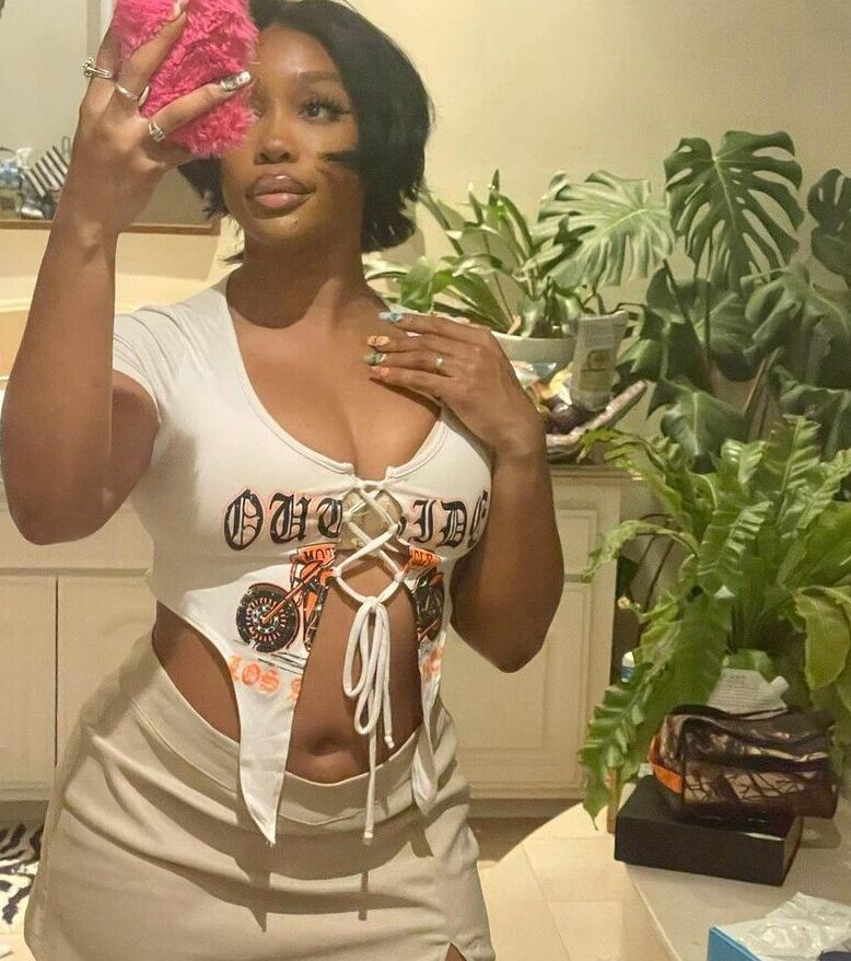 SZA nude