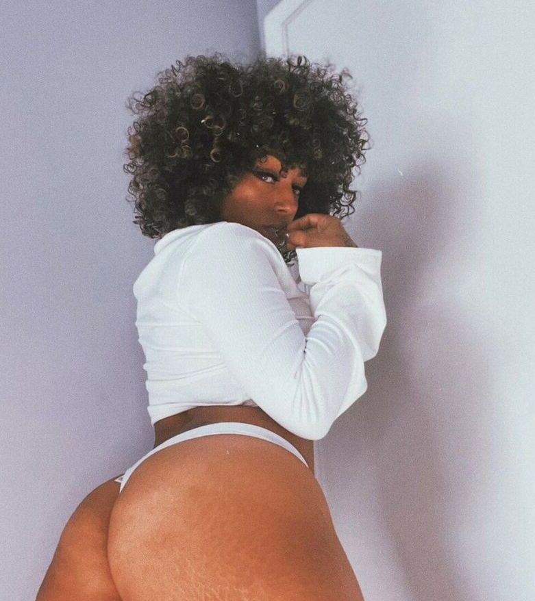Helloomcfly nude