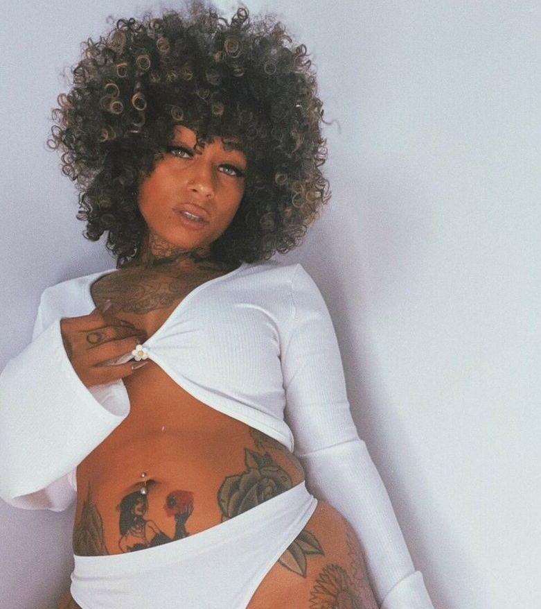 Helloomcfly nude