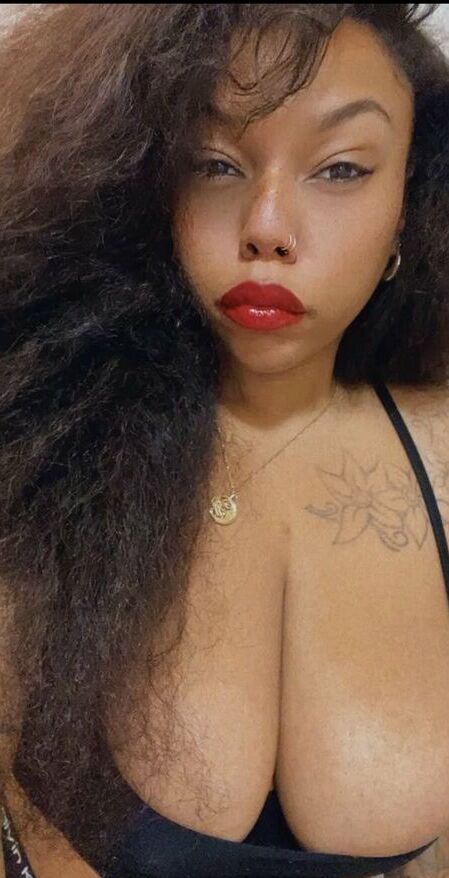 BadGyalGoodLife nude