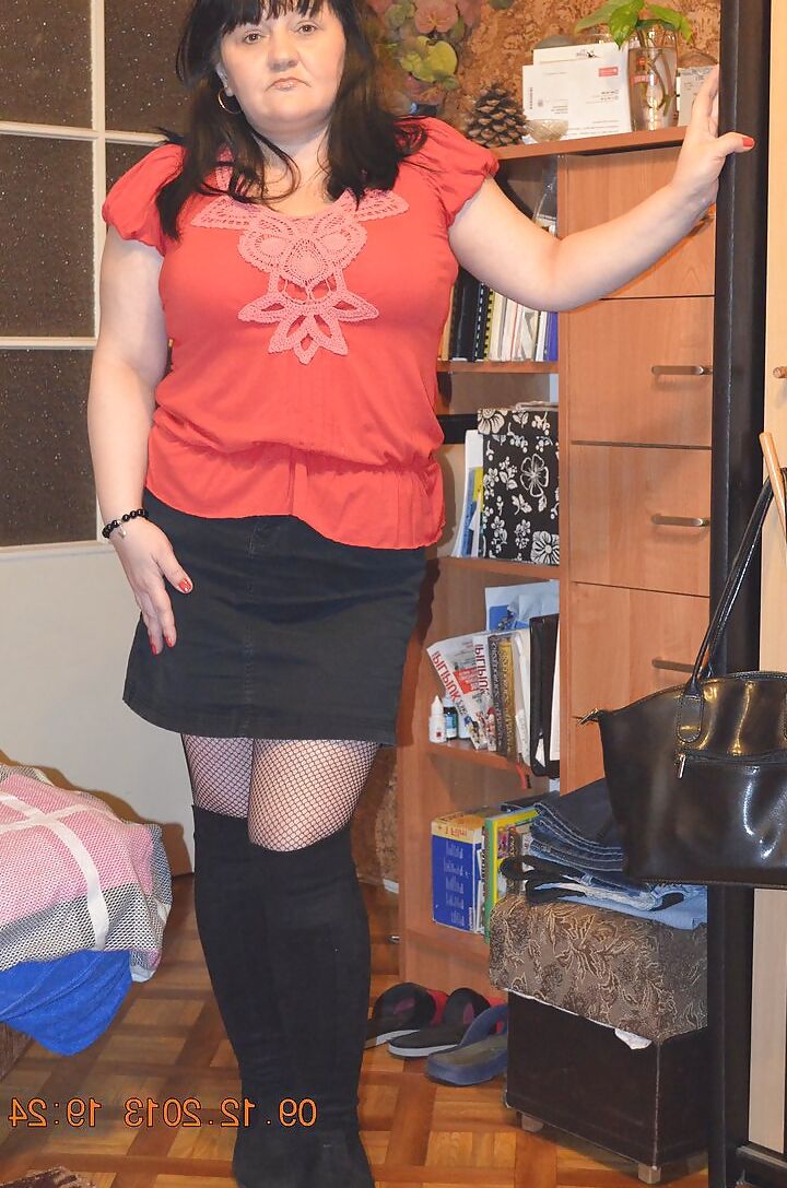 Slutty Mature Housewife