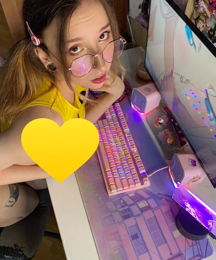 Loli Molly nude