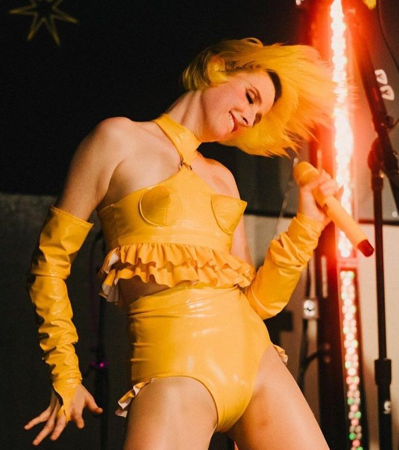 Tessa Violet nude