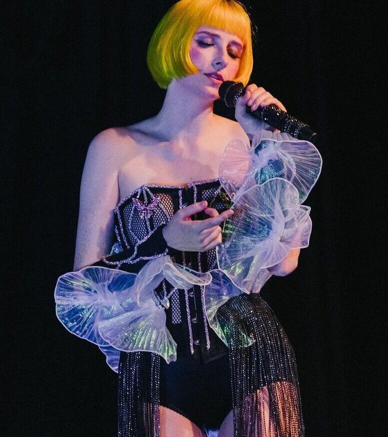 Tessa Violet nude