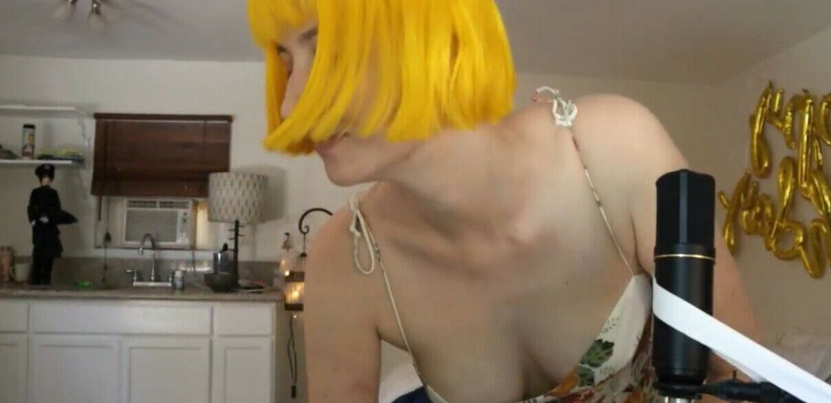 Tessa Violet nude