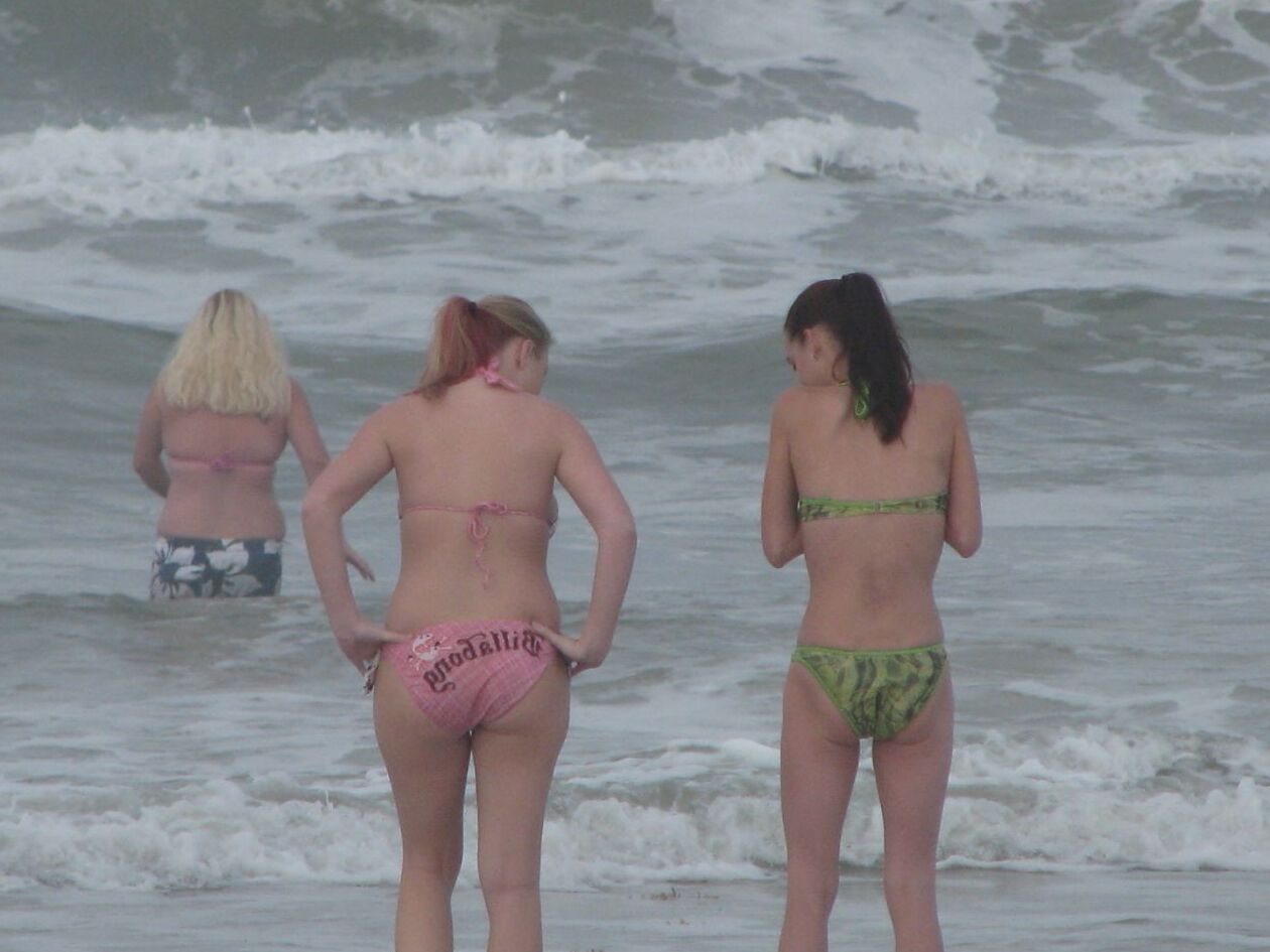 Amateur homemade girls vacation shots
