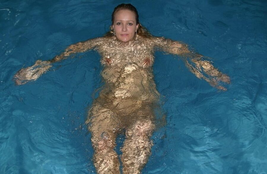 Swinger Pool Party