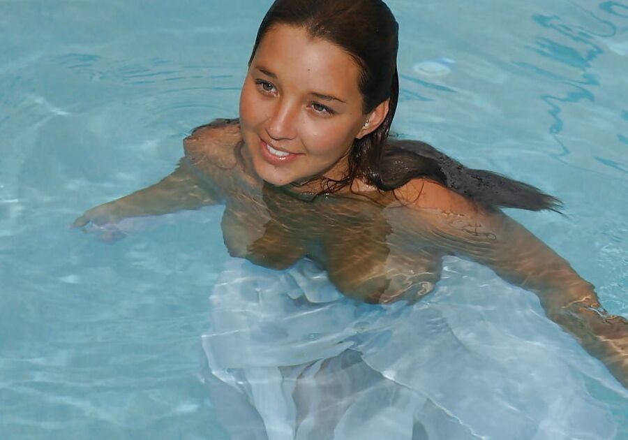 Swinger Pool Party