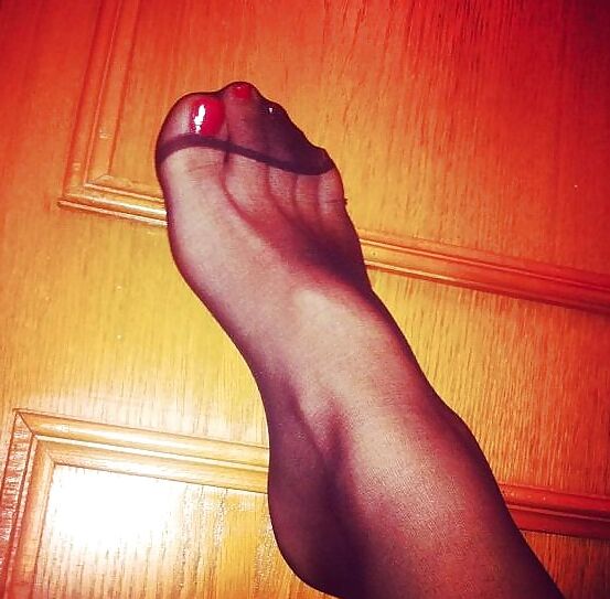 Crossdresser Hande and her feet