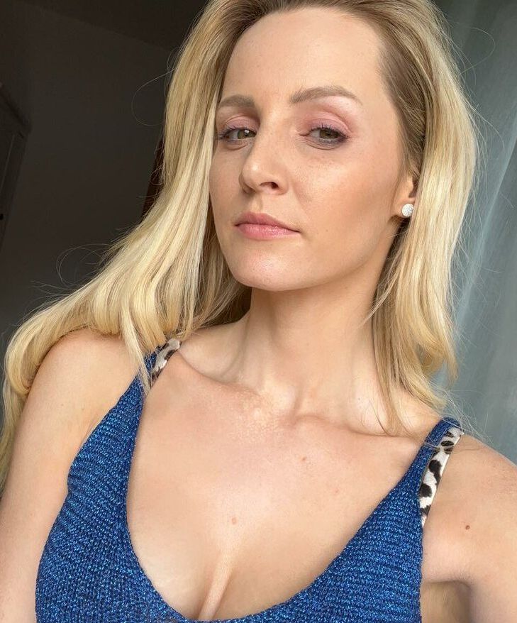 Melissa Naschenweng nude