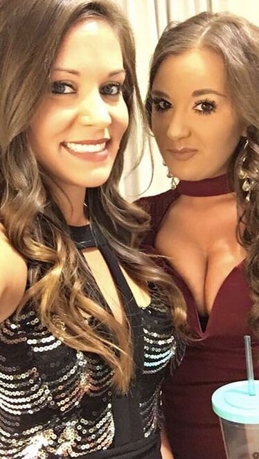 Illinois Girl Selling Her Bombshell Bras
