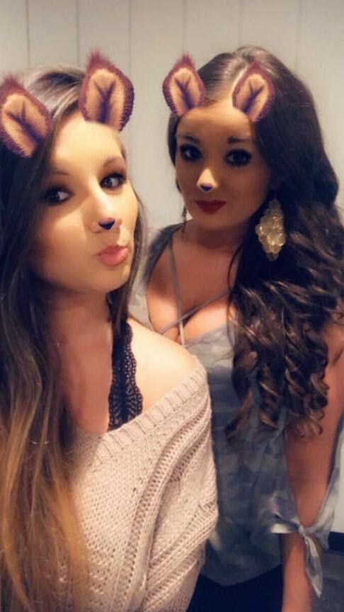 Illinois Girl Selling Her Bombshell Bras