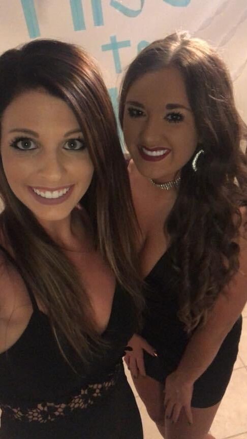 Illinois Girl Selling Her Bombshell Bras