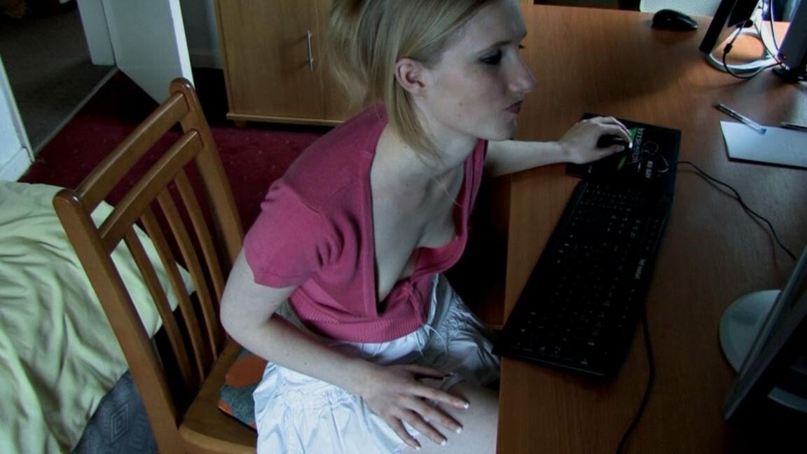 Downshirt cleavage shots