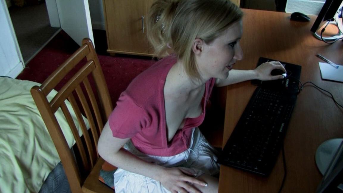 Downshirt cleavage shots
