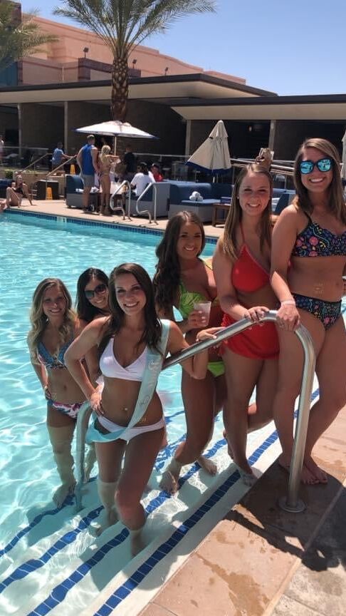 Illinois Girl Selling Her Bombshell Bras