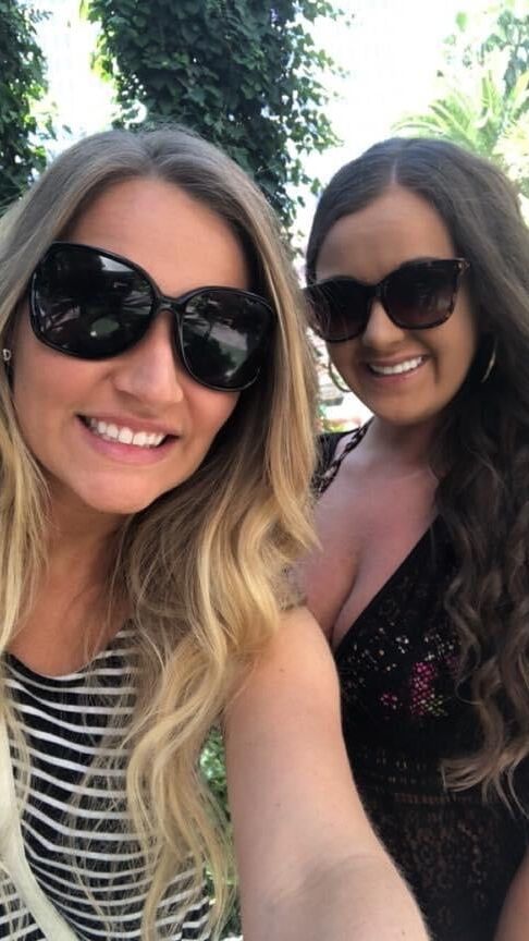 Illinois Girl Selling Her Bombshell Bras