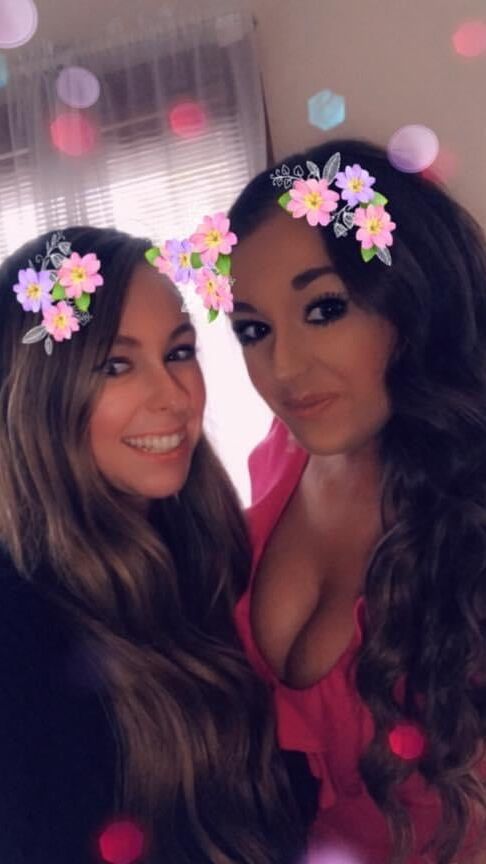 Illinois Girl Selling Her Bombshell Bras