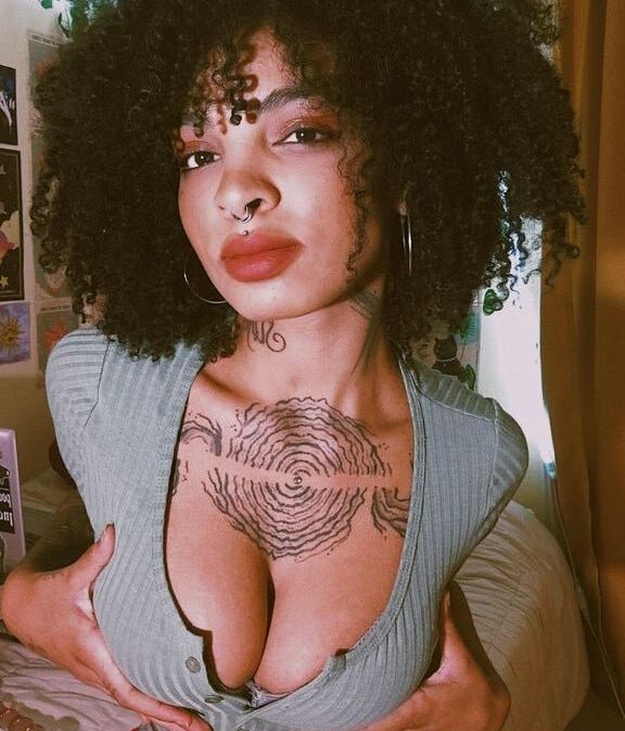 Molive nude