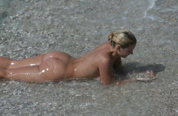 I am a beach nudist