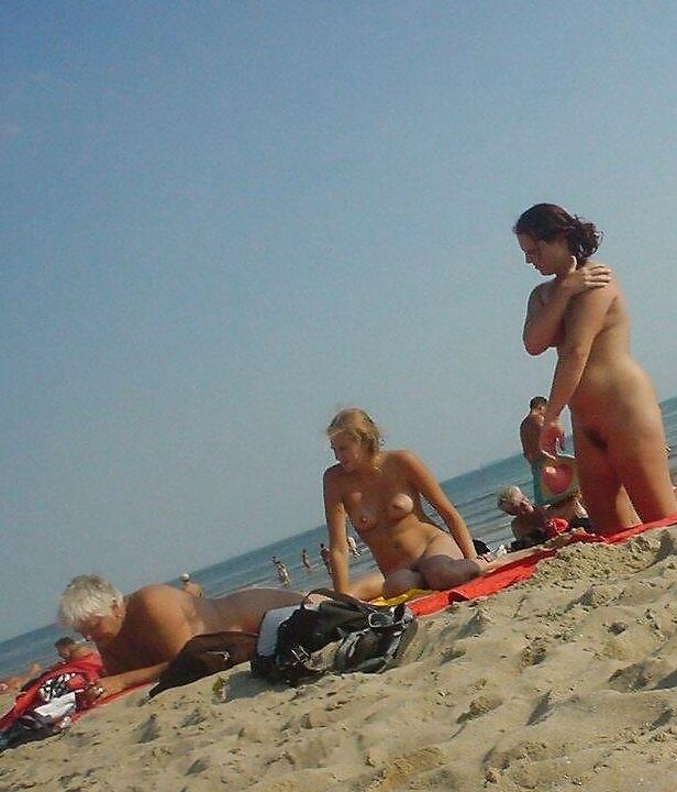 I am a beach nudist