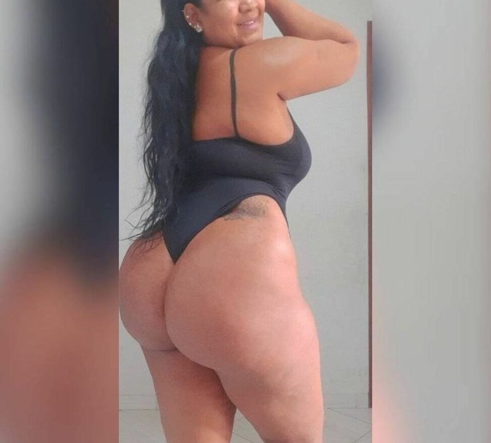 Luziana B. Souza nude