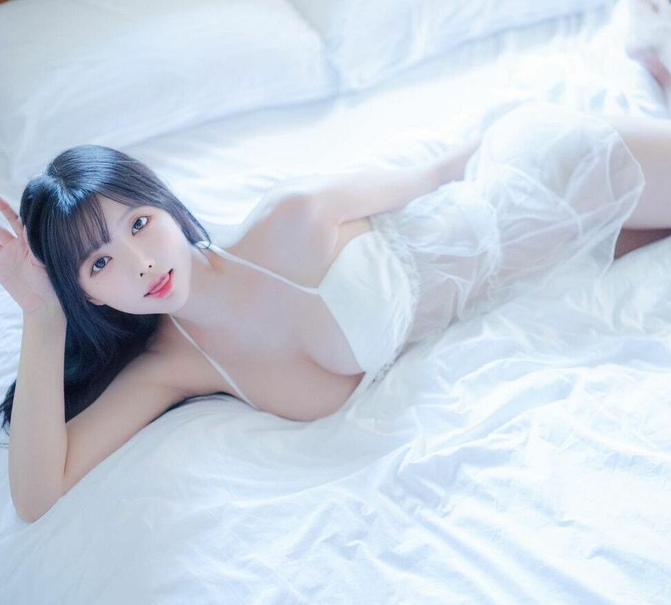 Mina nude