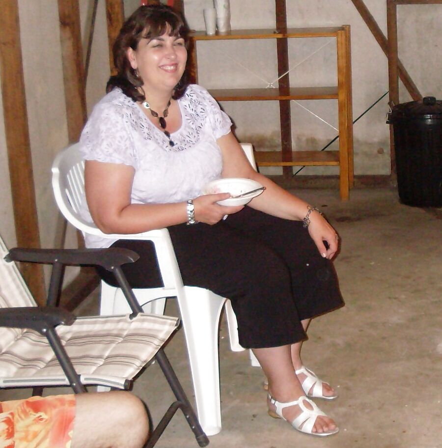 Sonia sexy BBW housewife