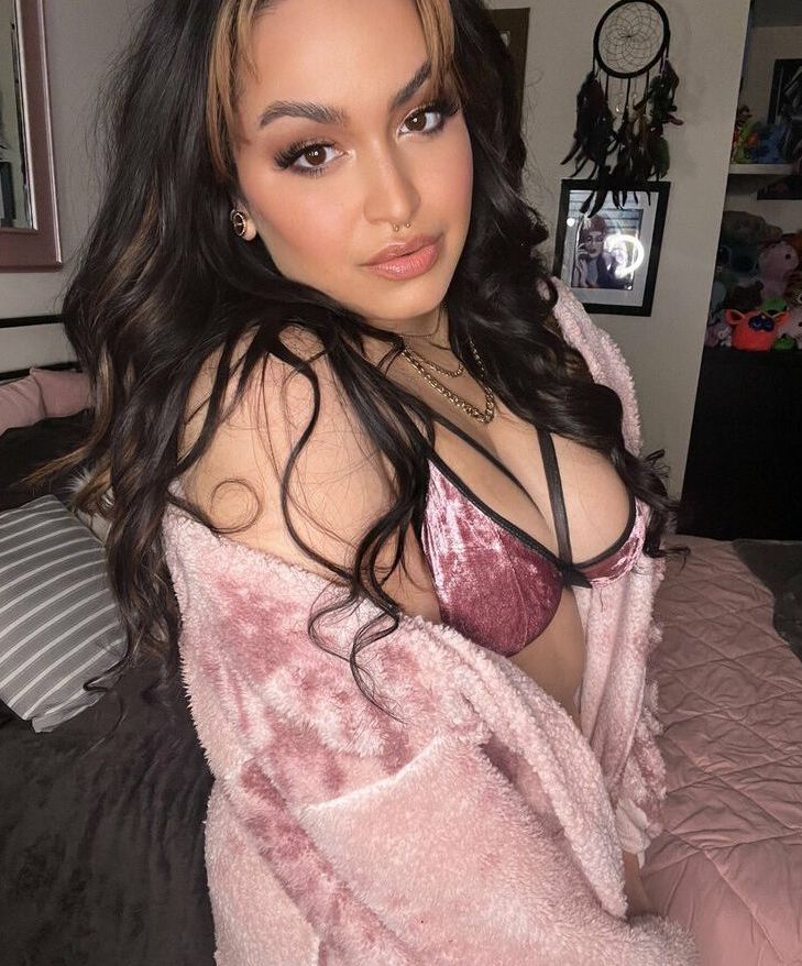 Gabby Ortiz nude