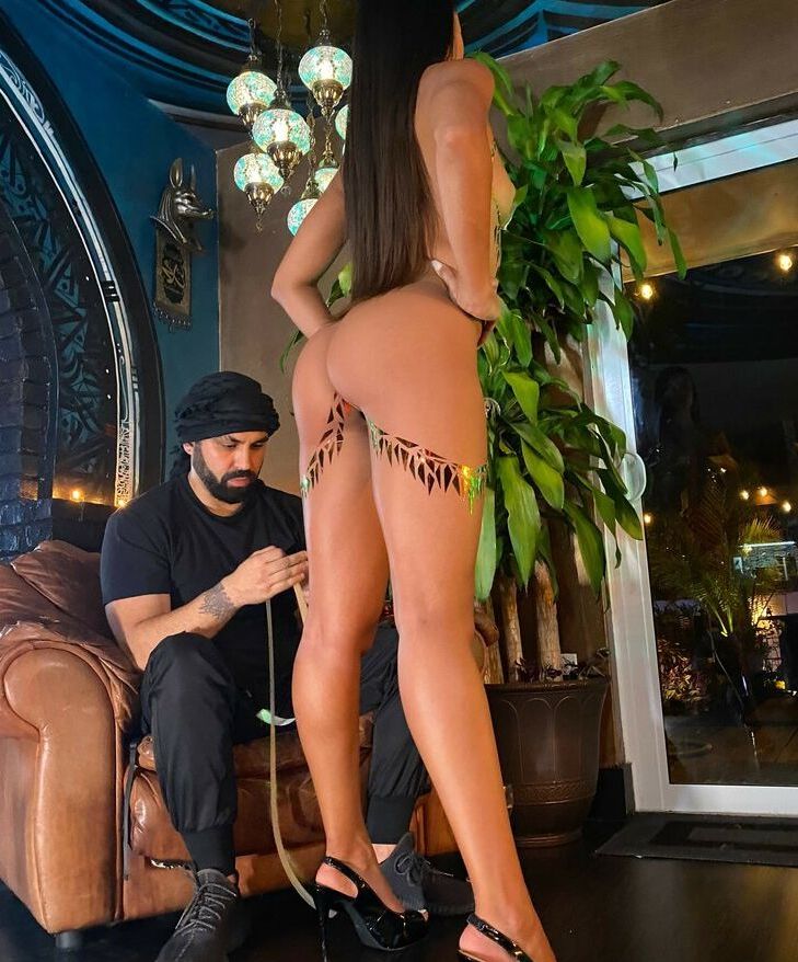 Sabrina Guetshaa nude