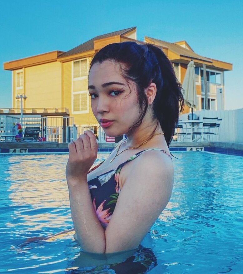 Amandumb nude