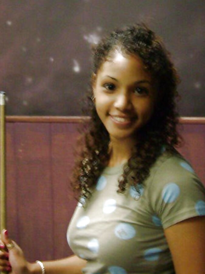 Beautiful Black Teen Shows Her Goods