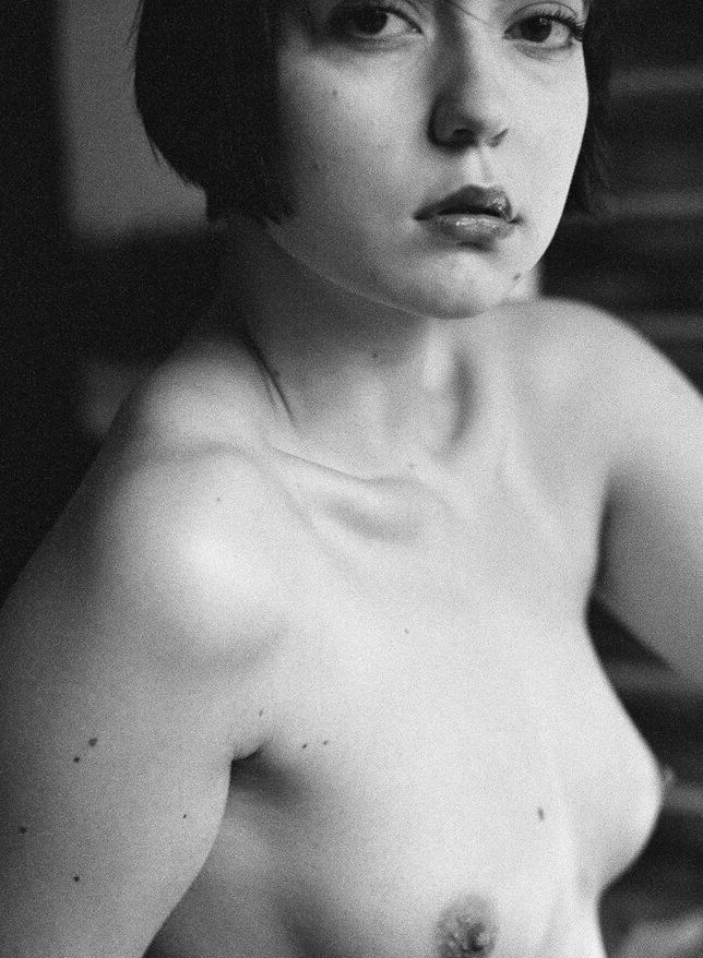 Nujolie nude