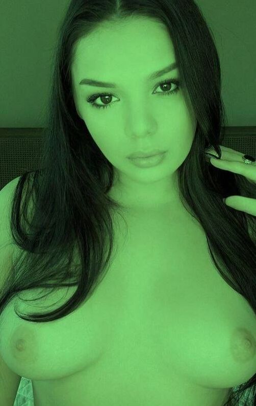Julia Dias nude