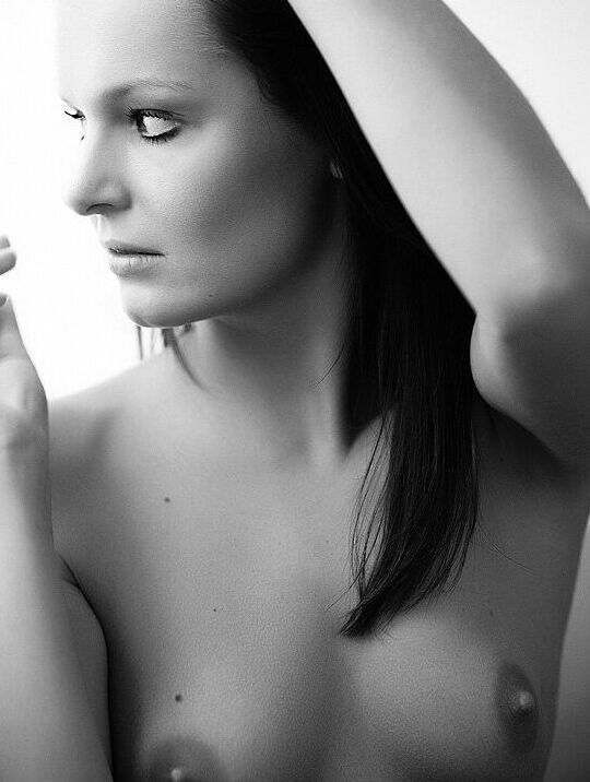 Nujolie nude