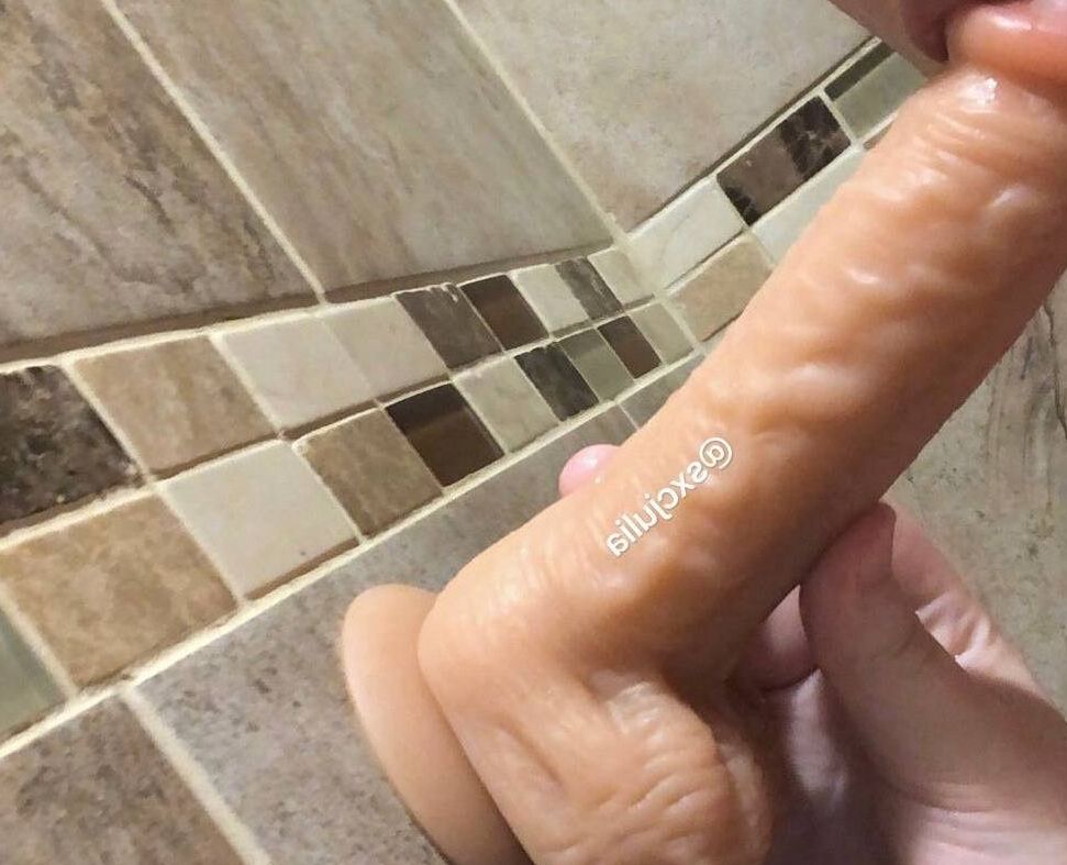 Julia Dias nude