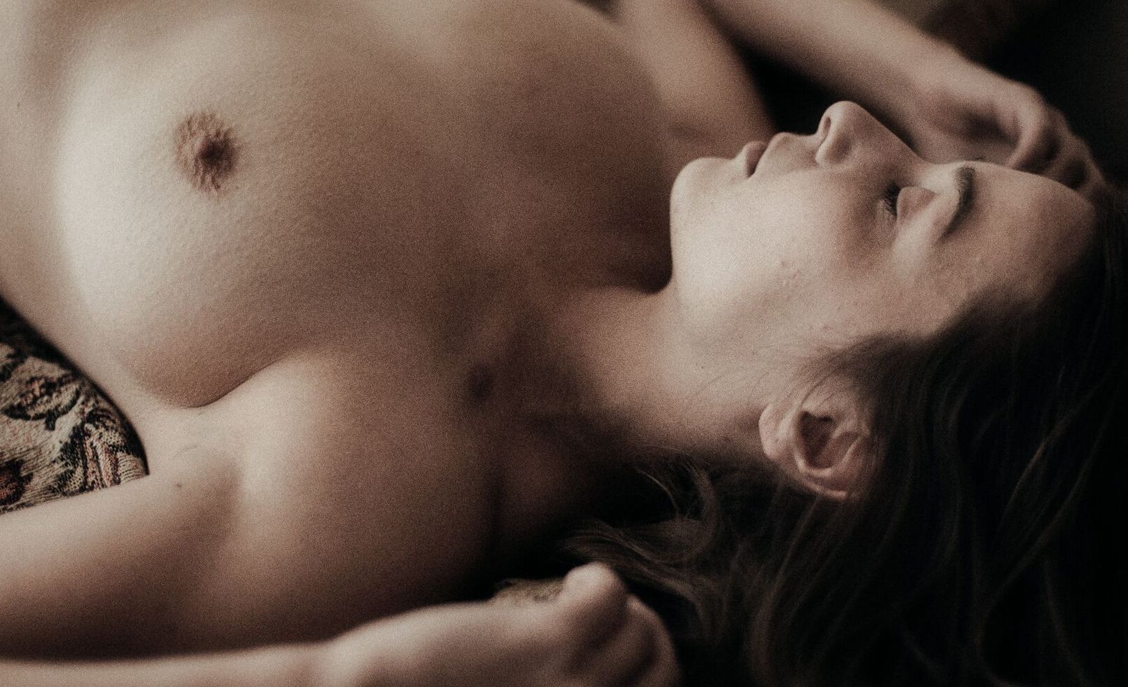 Nujolie nude