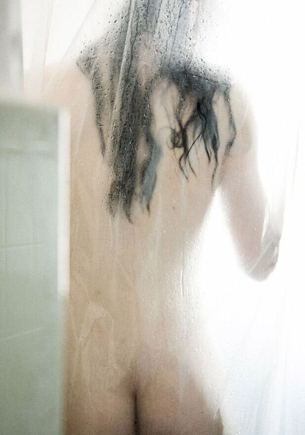 Nujolie nude
