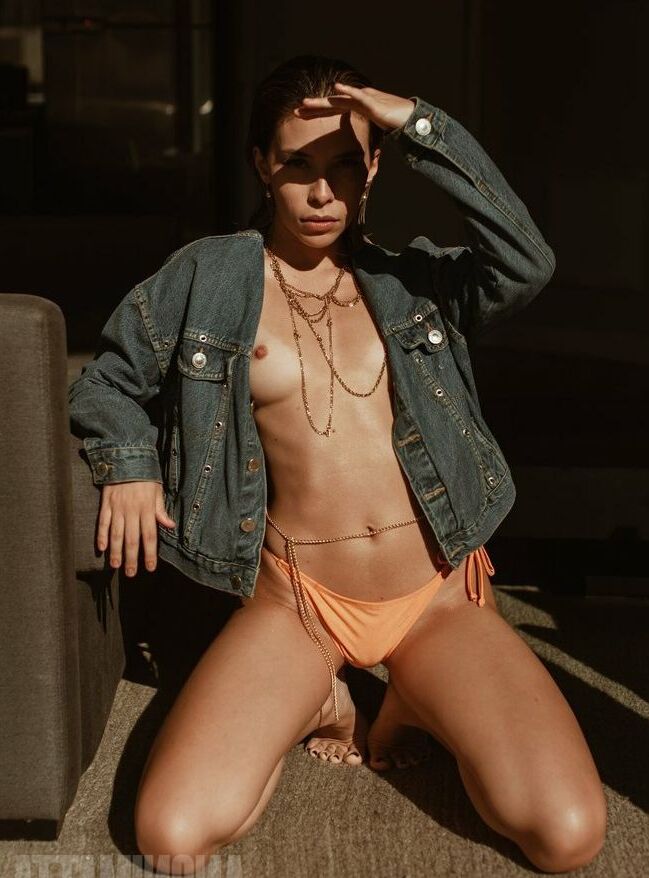 Giovanna Dias nude